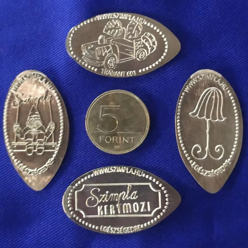 Szimpla 2019: logo, törpe, trabi, lámpa – Front